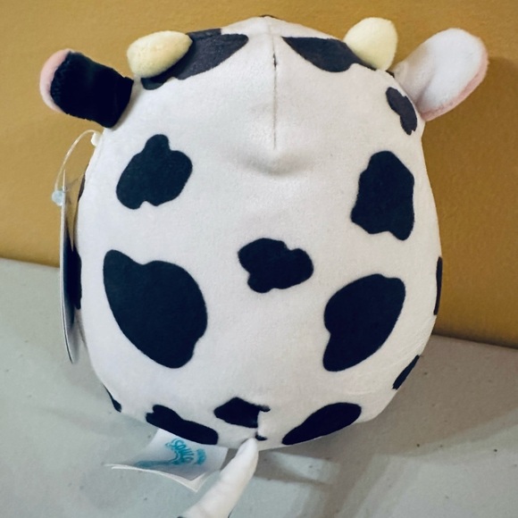 Nwt 5" Colin the Cow  Squishmallow USA Walgreens Exclusive - Picture 4 of 4